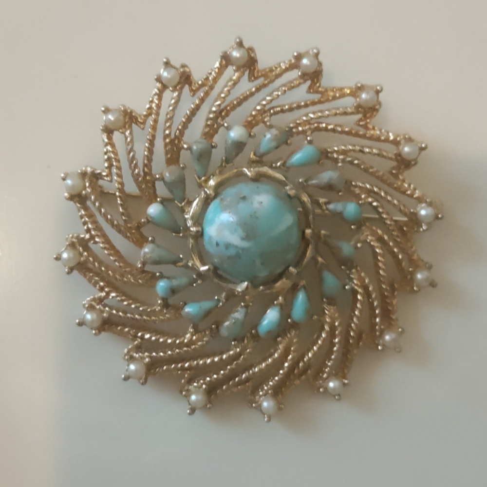 Vintage Sarah Coventry brooch